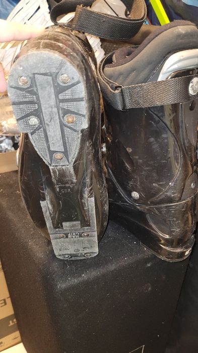 Clăpari pentru ski mărimea 44-45 338mm Lange Vec5