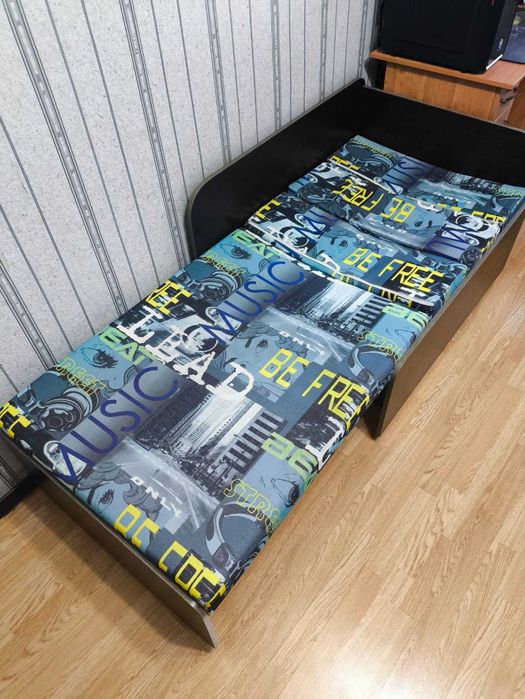 Продам диванчик б/у