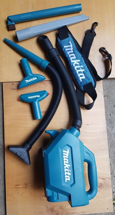 Vând aspirator auto Makita DCL 184 la 18v , fara fir.