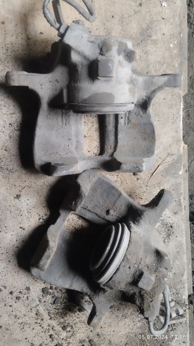 Цапфы супорта пасат б3 продам