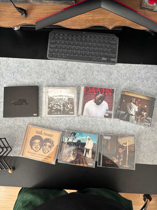 Грамофонни плочи VINYL и дискове CD