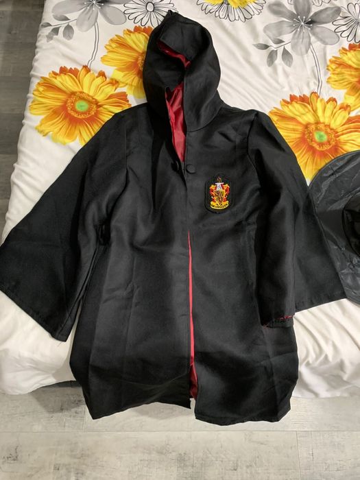 Vând costum Hery Potter