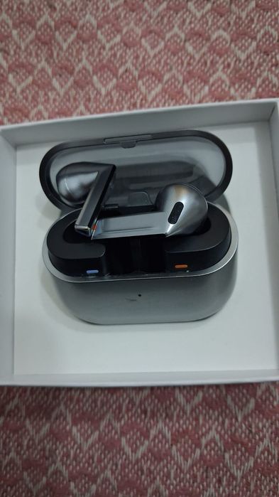 Продам наушники самсунг будс 3