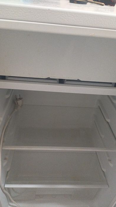 Холодилник сатылады