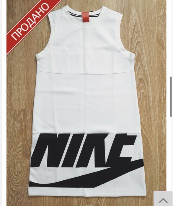 Платье Nike размер S