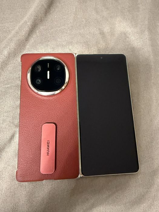 Huawei Mate X6 Nebula Red – 512 GB – Garanție activă