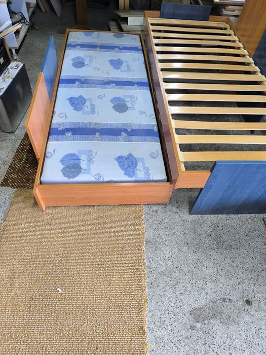 Единично легло с възможност за трансформиране. 
Леглот