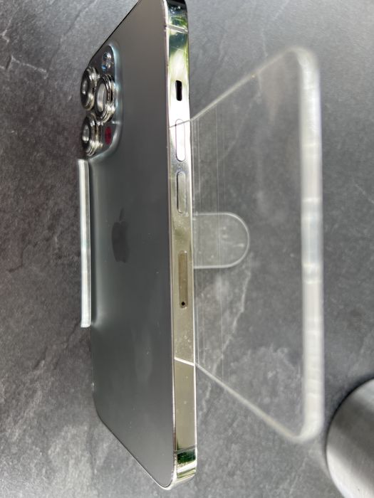 Caracasa iPhone 13 Pro originala