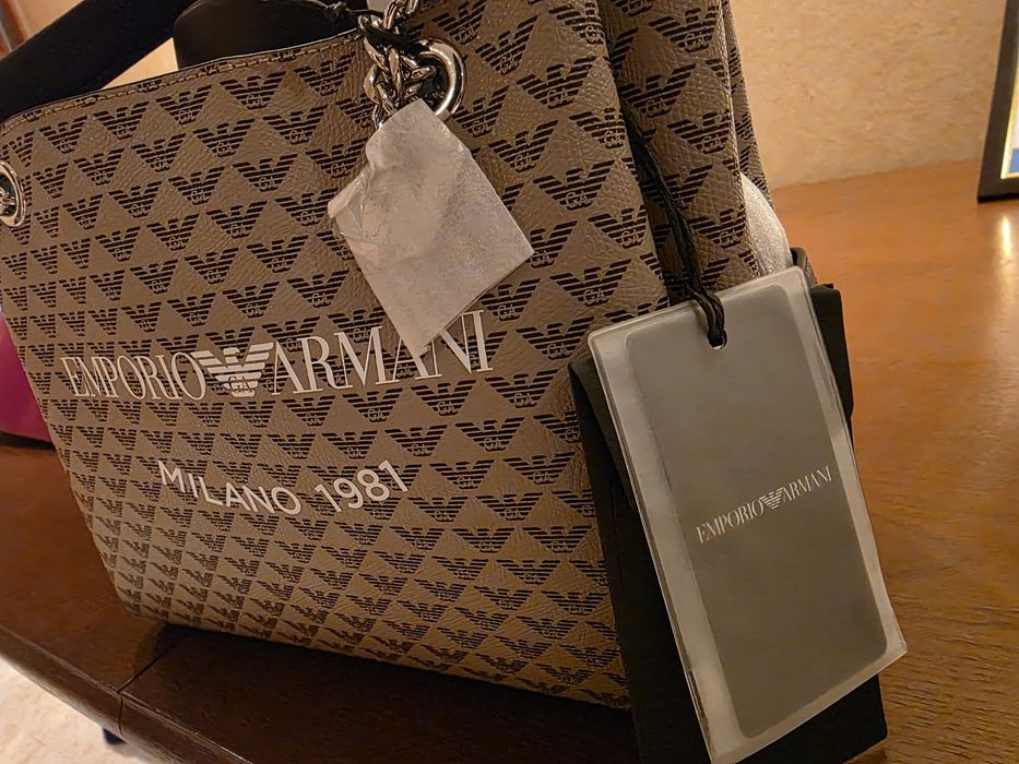 Продам сумку ARMANI