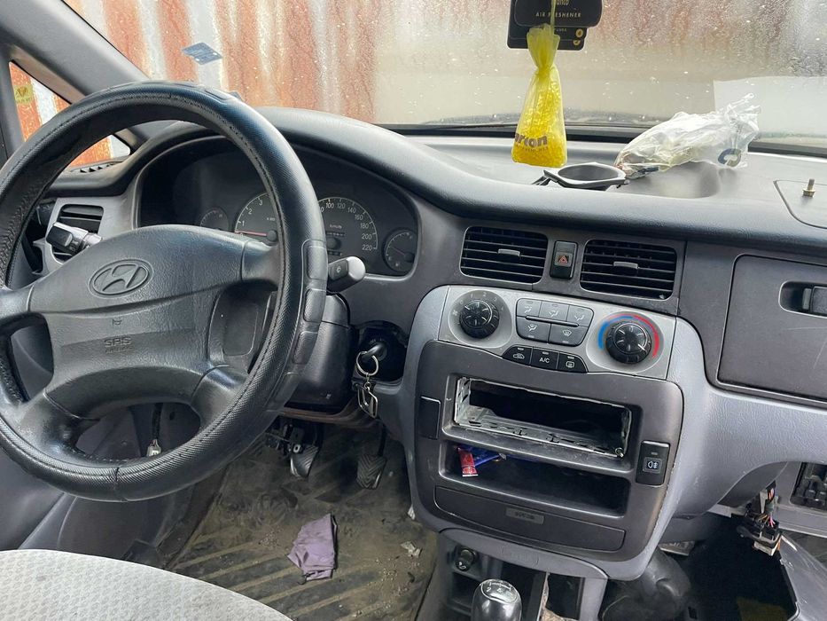 Hyundai Trajet  2.0 CRDI на части хюндай тражет 2.0 црди