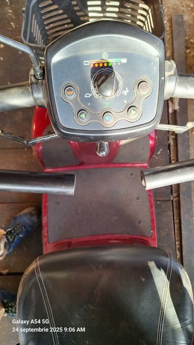 Scuter electric persoane cu handicap