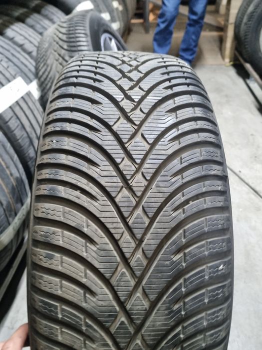 17" ОEМ Джанти BMW Style 631 5x112 с зимни гуми BFGoodrich Dot2923 
Це