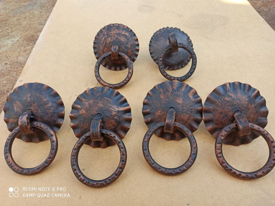 Халка за дървена врата