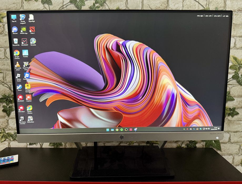 Monitor HP Pavilion 24 CW - Full HD + bonus