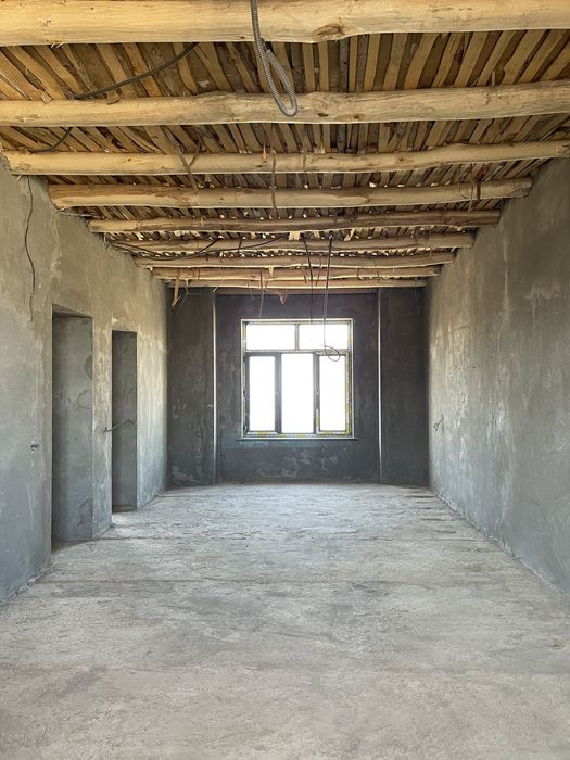 Qibray markazida(BUGOR) karobka-uy sotiladi