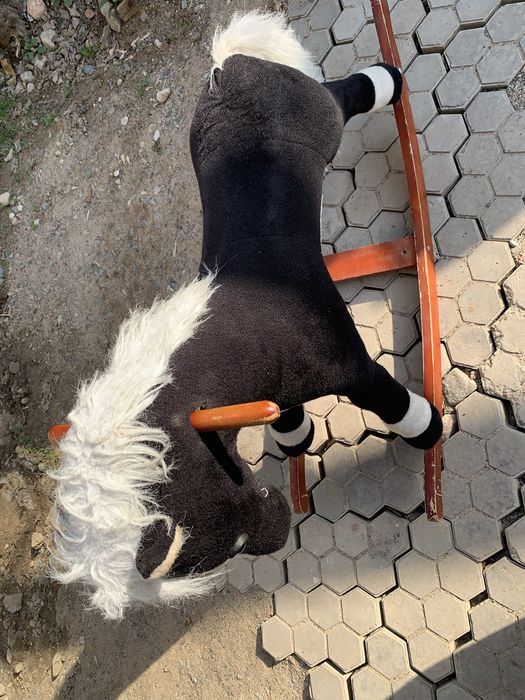 Лошадь-качалка для детей от года до 5-6 лет