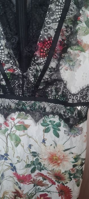 GUESS Los Angeles ,нежна дамска рокля ,размер S