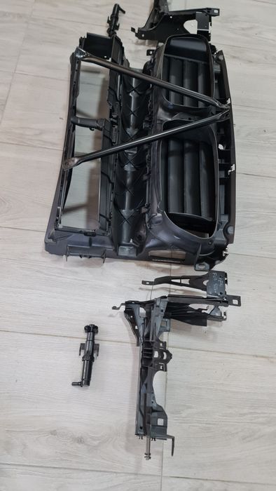 Hota difuzor deflector aer trager suport far spalator BMW 5 f10 f11