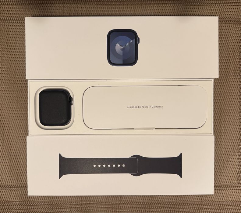 Apple Watch 9, GPS, Carcasa Midnight Aluminium 45mm, Midnight Sport Band