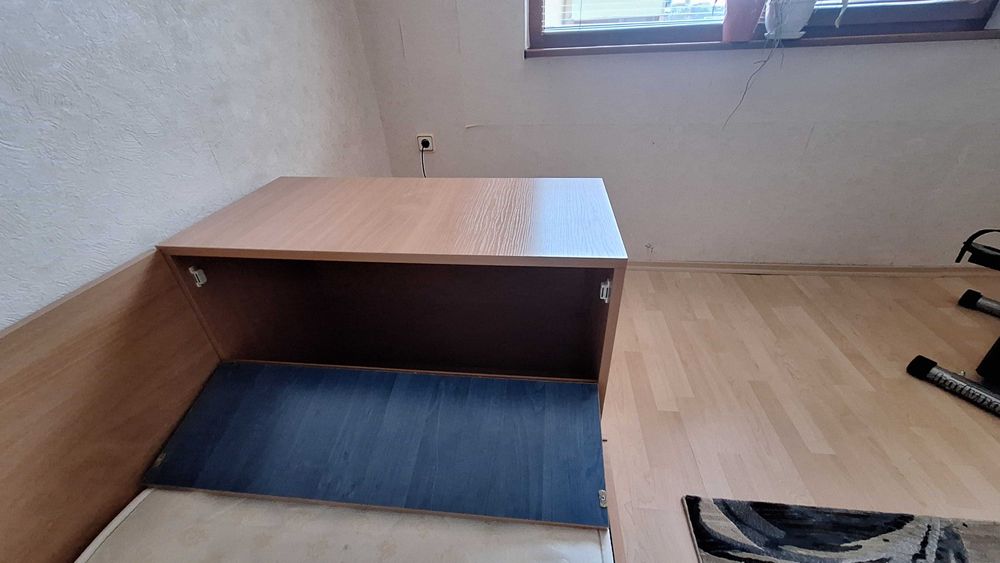 Единично легло с матрак и ракла