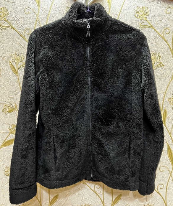 Продаются женские ветровки, б/у