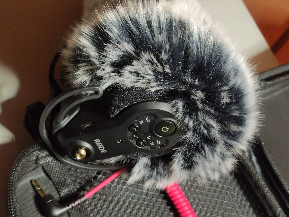 (Pret redus sarbatori) - Microfon Rode VideoMic Pro+ (plus) cu accesorii