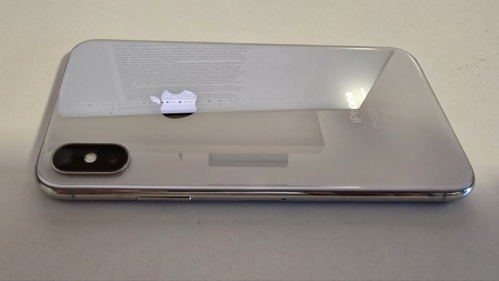 iPhone X 256 GB бял
