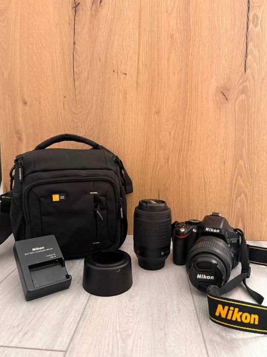 Kit Foto DSLR Nikon D5100 + Obiective 18-55mm & 55-200mm VR + Geantă Case Logic