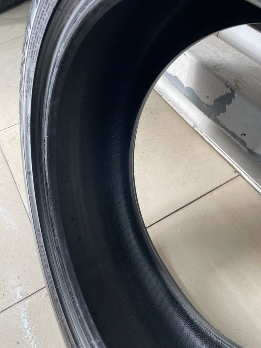 Продам резины на R19/235/50