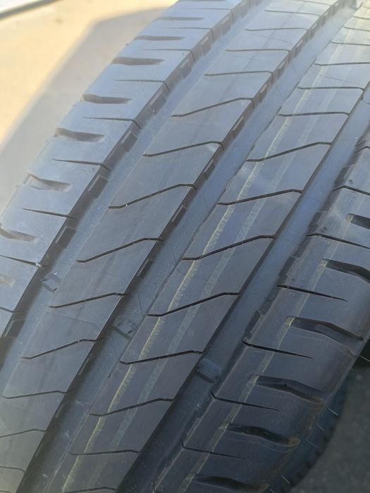 НОВИ БУСОВИ -2022г.-16цола-215/65-1бр.180лв."MICHELIN"