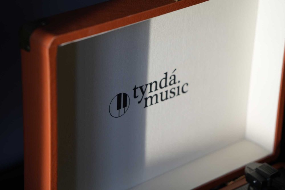 Виниловый проигрыватель. Совершенно новый