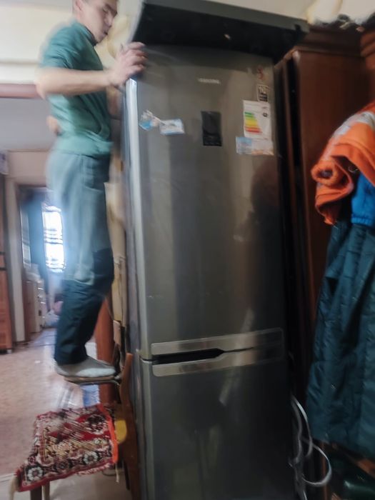 Продается Холодильник