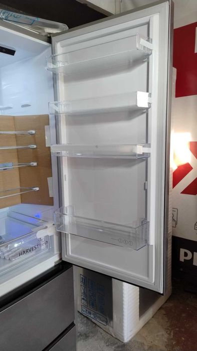 Комбиниран Хладилник с фризер Beko-Беко 203.5 см 351 л HarvestFresh™