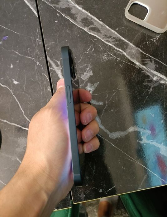 Iphone 13 sotiladi