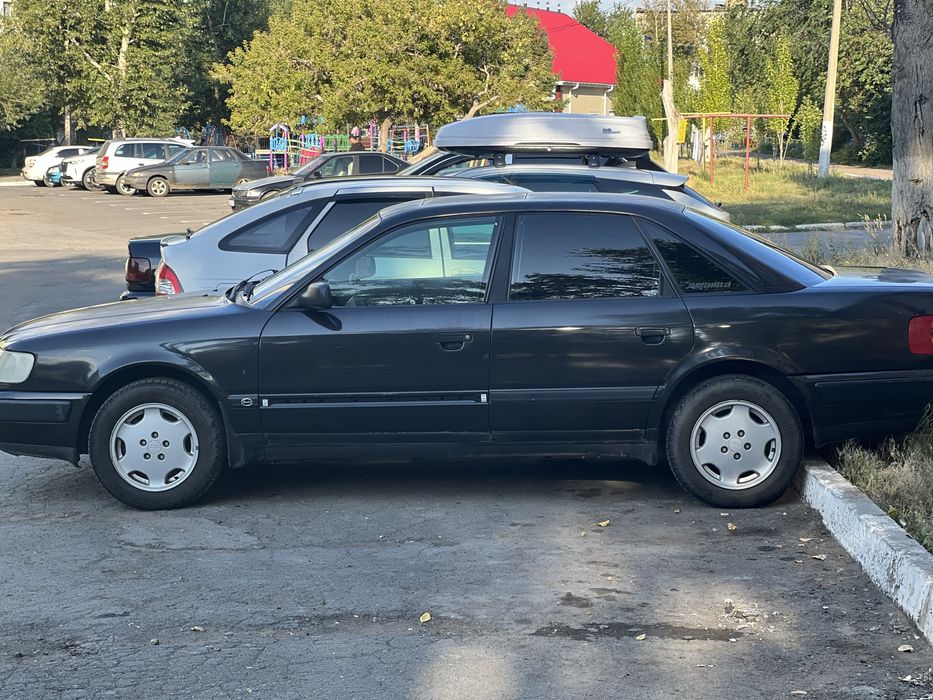 Ауди 100 с4 2,3 на КАРБЮРАТОРЕ.