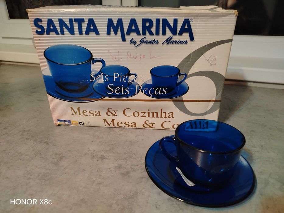 2 Seturi cești, boluri și tace de sticla albastră