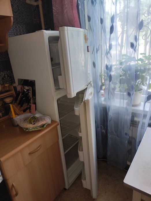 Продам холодильник
