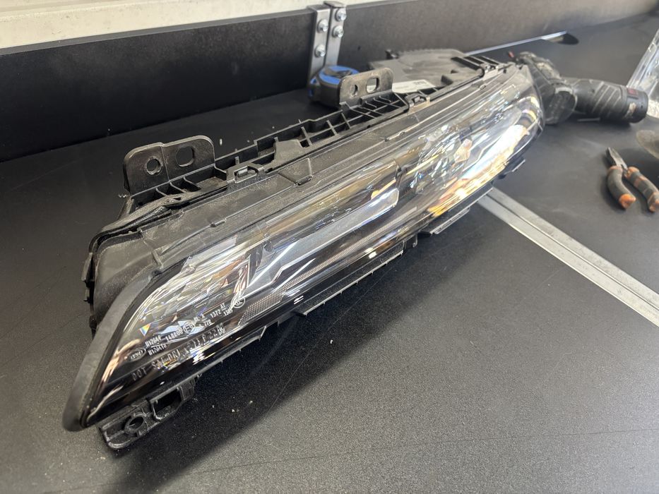 Faruri crystal BMW G70 seria 7