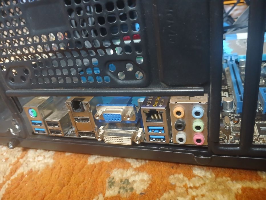 Ocazie! PC Asus P8Z77-V, 10GB RAM, 2 HDD + Pastă MX-4 (Fără sursă)
​Specificații în descriere:
​Placă de bază: ASUS P8Z77-V (Socket 1155, chipset de t