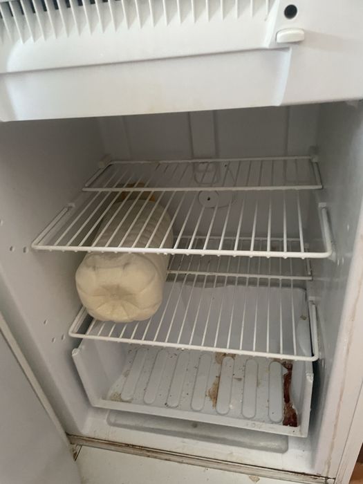 Продам холодильник indesit