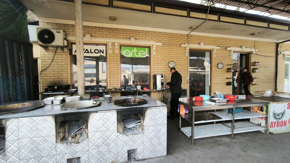 Тошлок шахар марказида бино сотилади