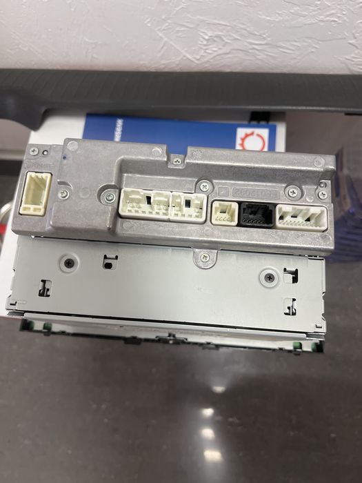 Тойота Авенсис Т27 сд/CD аудио/ музика