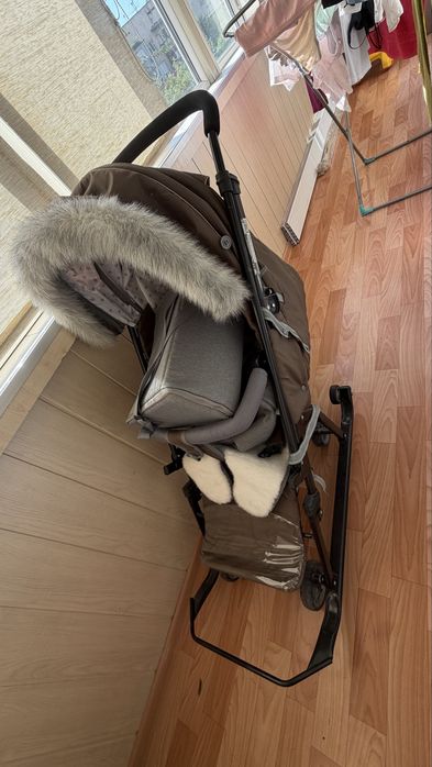 Срочно продам коляску