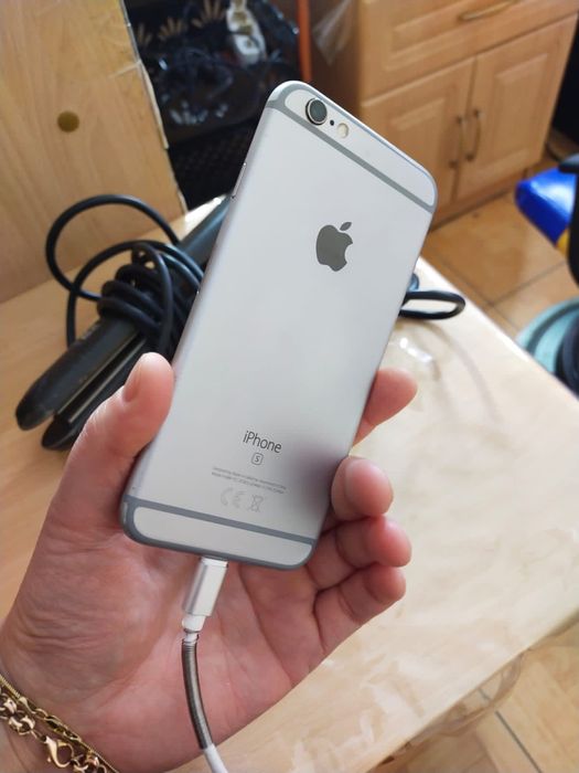 Айфон 6s срочно продам