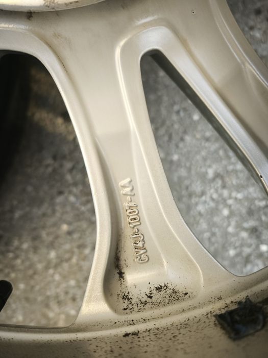 17" оригинални алуминиеви джанти за Ford Kuga.