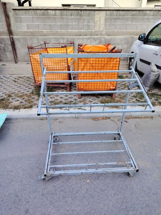 Стелаж с колелца за зеленчуци