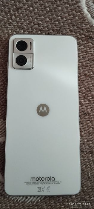 Телефон Моторола е22и