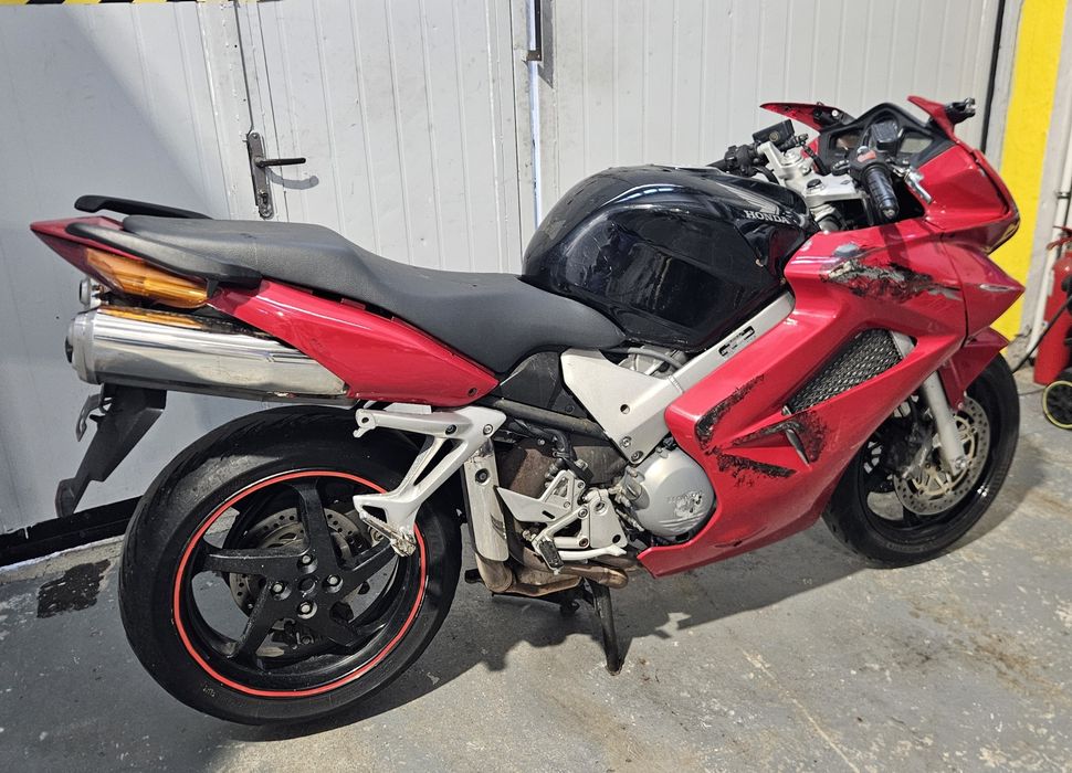 Honda vfr800 avariat