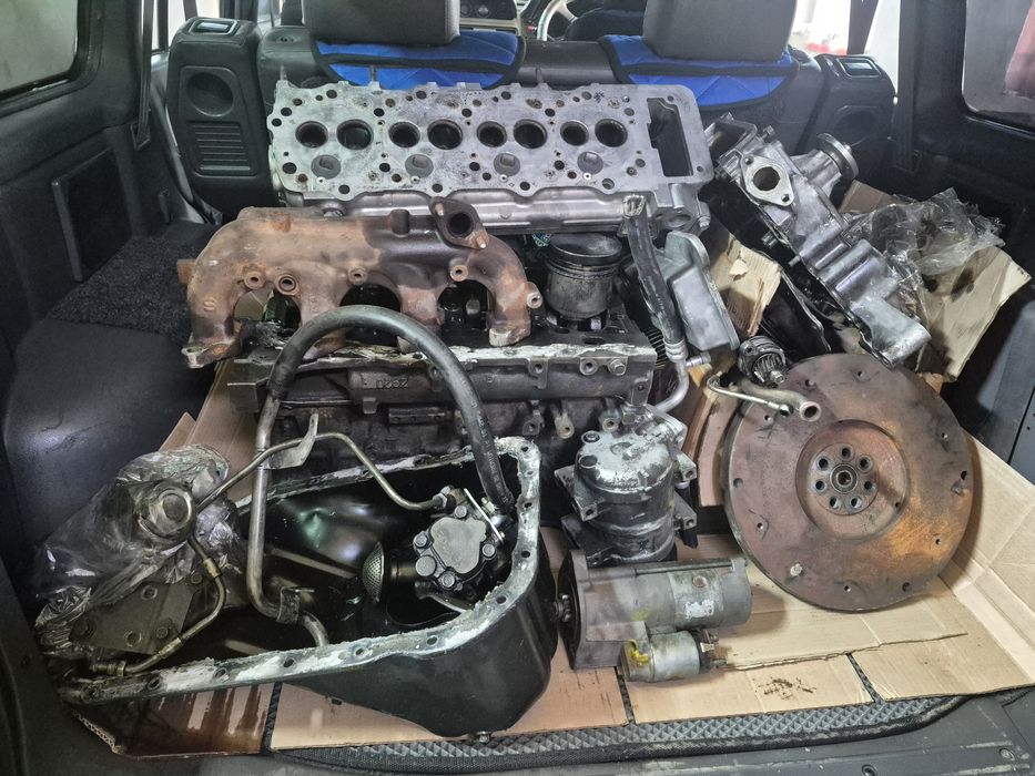 Двигатель 4м40 продам