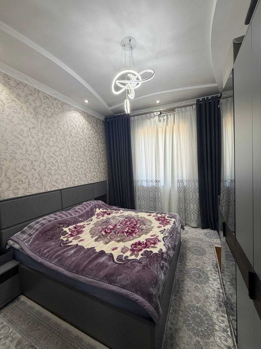 Гулистон Обод махаллада 8 сотик 6 хона Зор ховли сотилади.